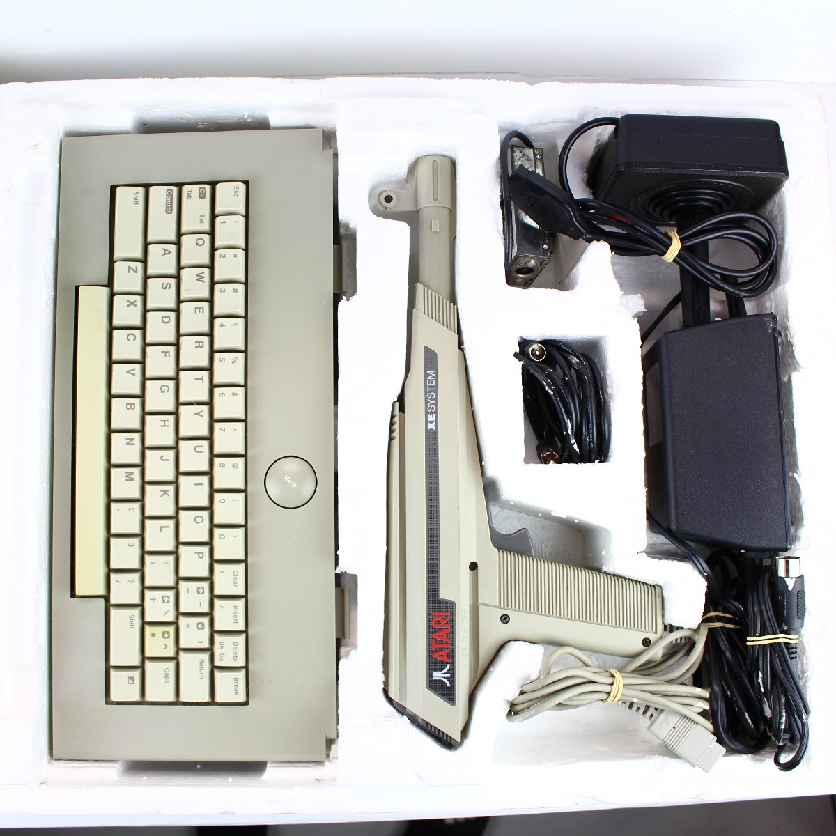 Console Atari XE Game System (XEGS) En Boîte, état Correct, Sans Joystick Ni Lightgun