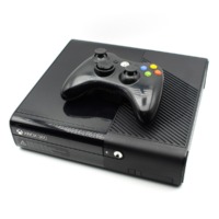Xbox 360 E konsol - Sort (250GB)