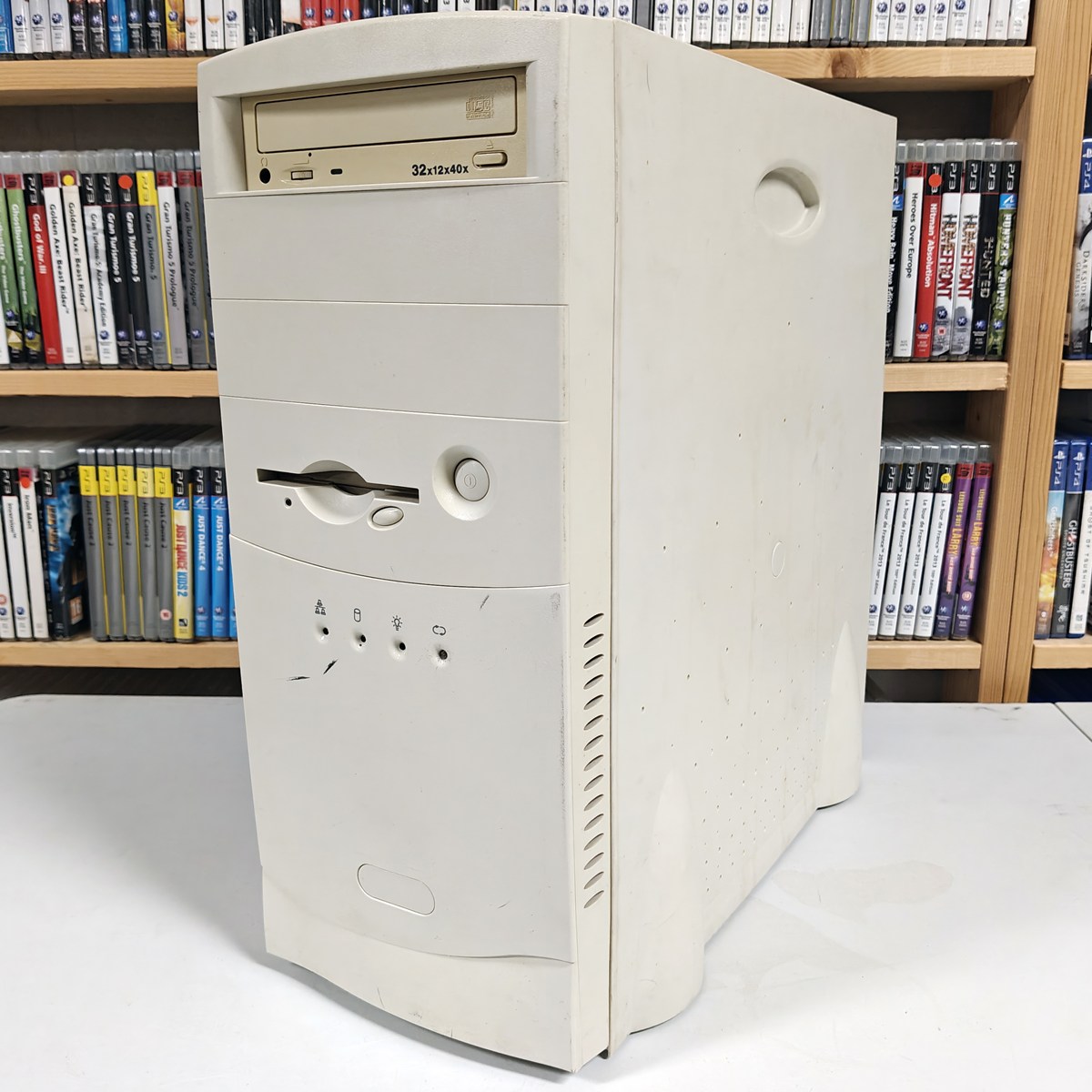 Retro PC (Celeron 400 MHz, 64MB Ram, RIVA TNT2, Sound Blaster 16, Win 98)